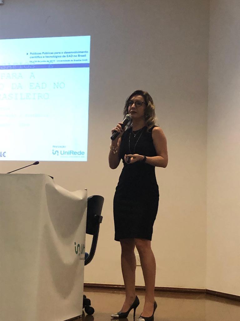 201906 Vanessa Brasilia Mesa no seminario 2