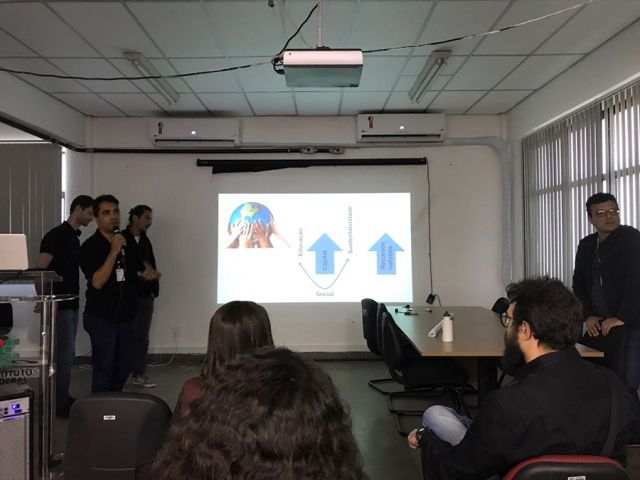 Aula presencial do primeiro módulo do curso de Pós Graduação em Práticas Pedagógicas