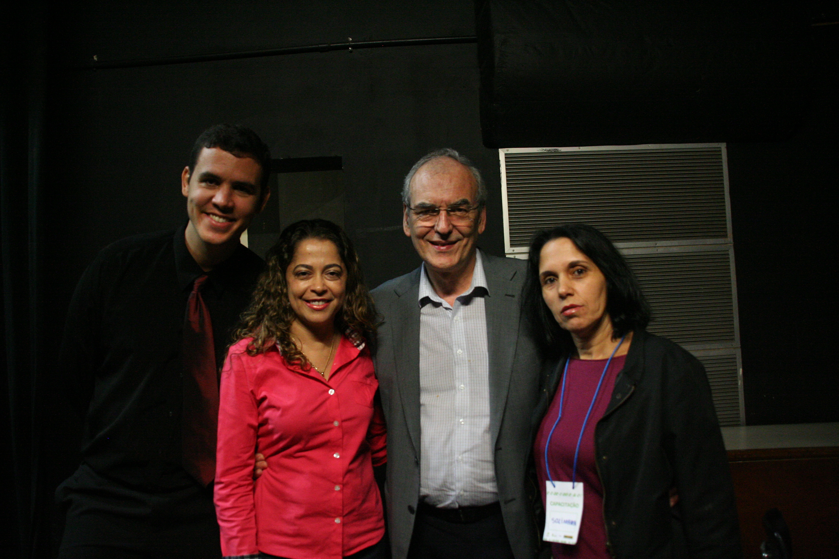 José Manuel Moran com servidores do Ifes