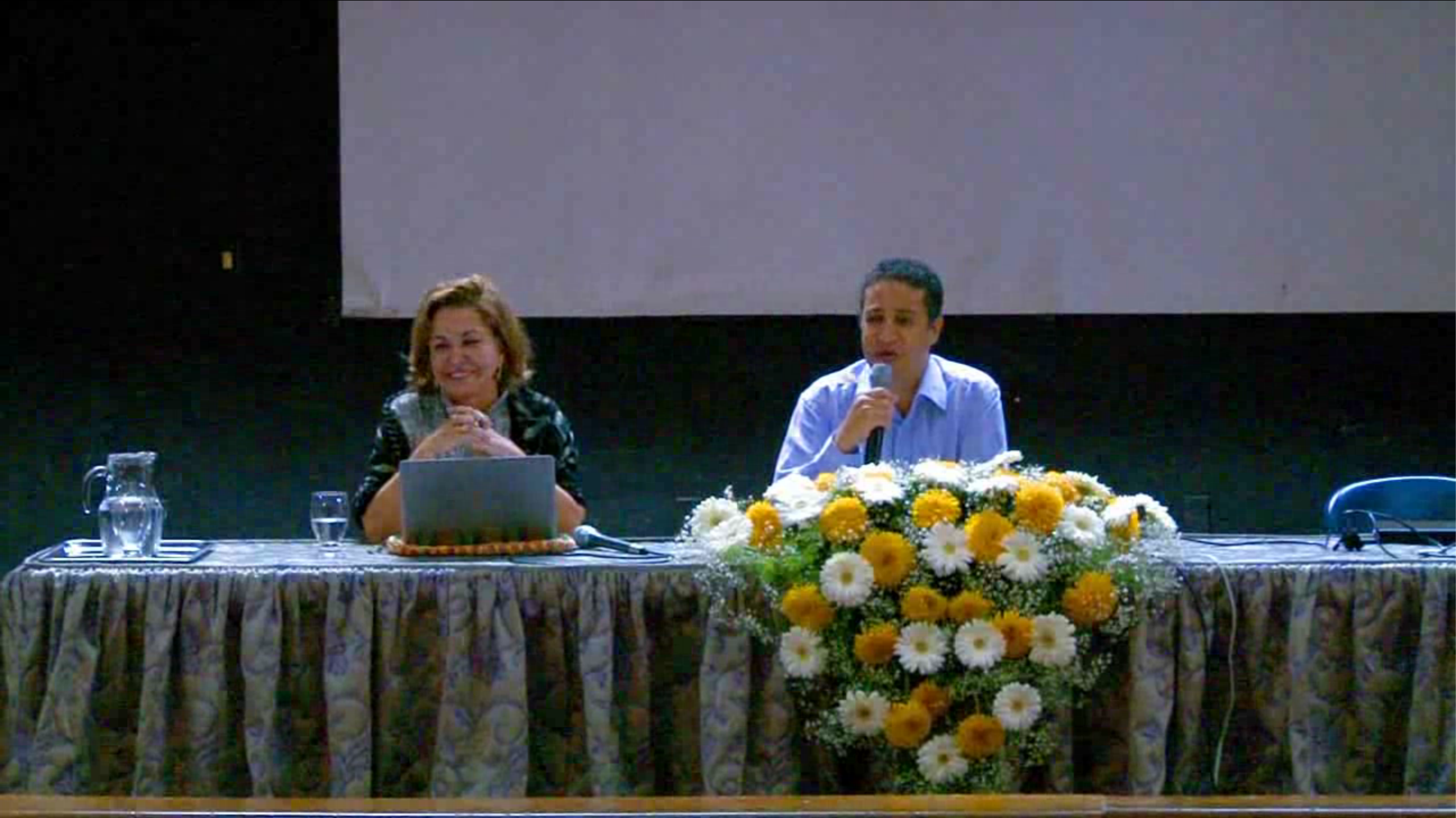 Palestra Teorias de Aprendizagens e o que fazer com elas na EAD? com os professores Maria Auxiliadora e Rony Freitas